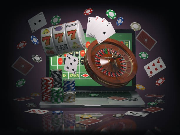 Gaple Online game in progress with tiles played and player hands visible